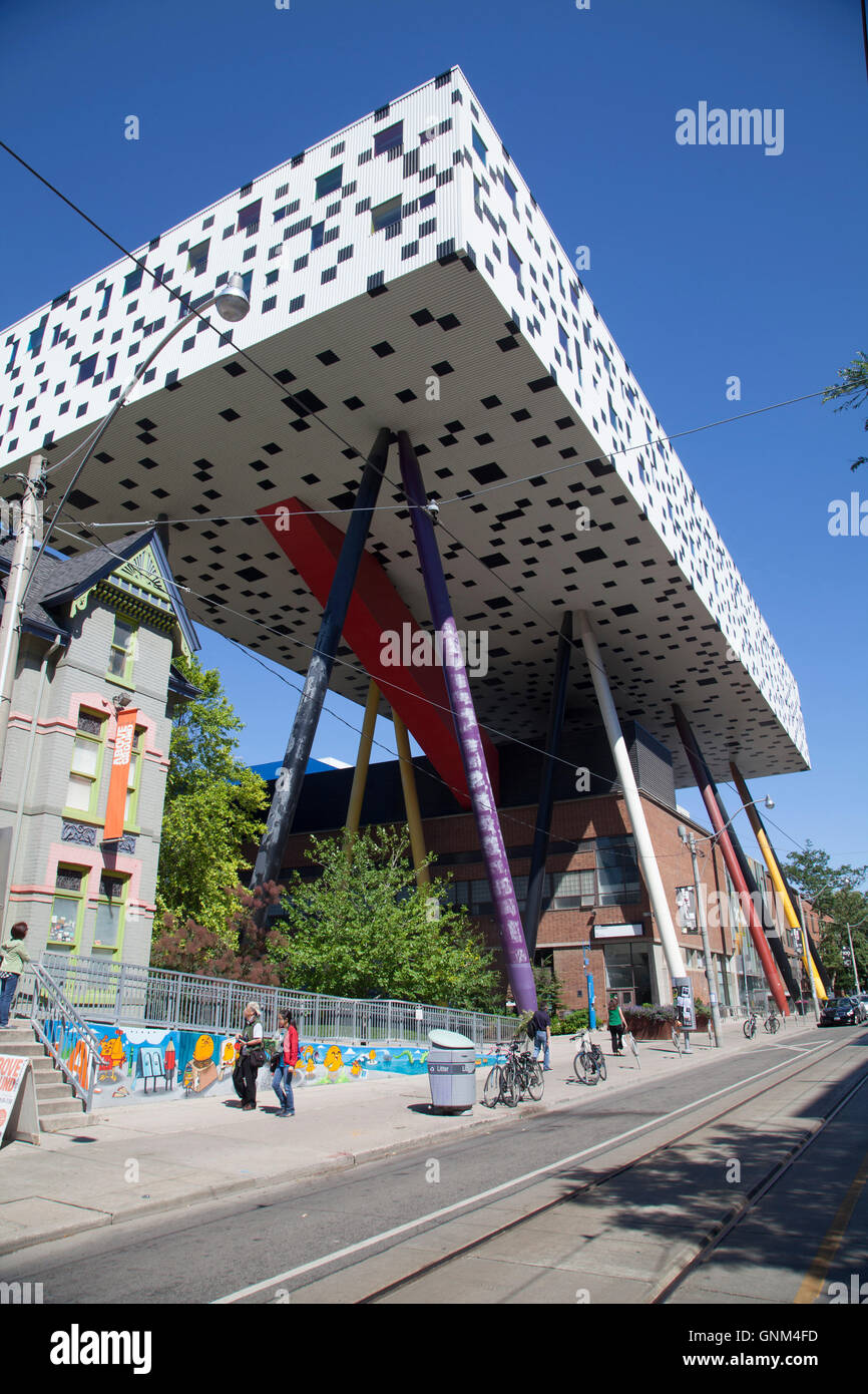 El Sharp Centre for Design es un símbolo de la Ciudad de Toronto Stock Photo