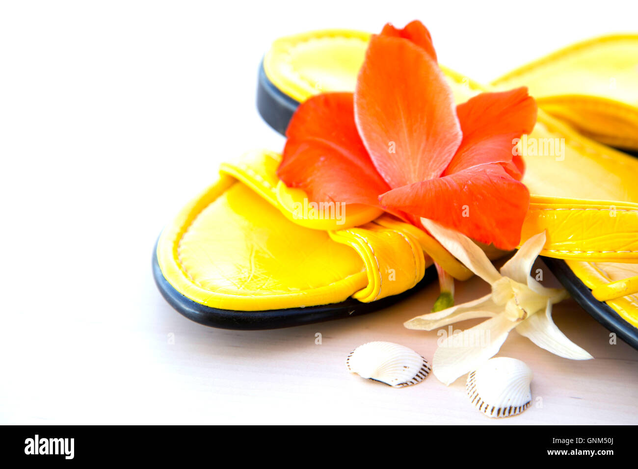 Women's Textured Slippers,Yellow main image 1
