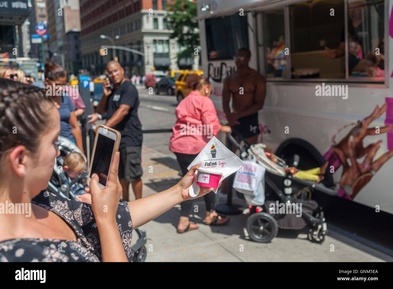 Big gay ice cream hi-res stock photography and images - Alamy