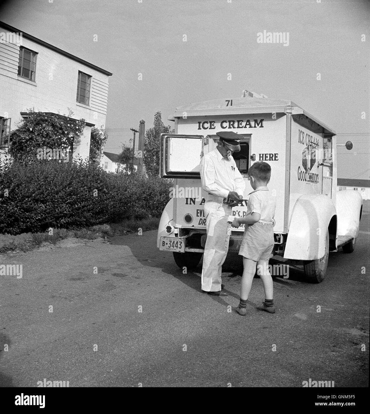A Good Humor truck visits Greenbelt, MD in the summer of 1942. (LOC/FSA) Stock Photo
