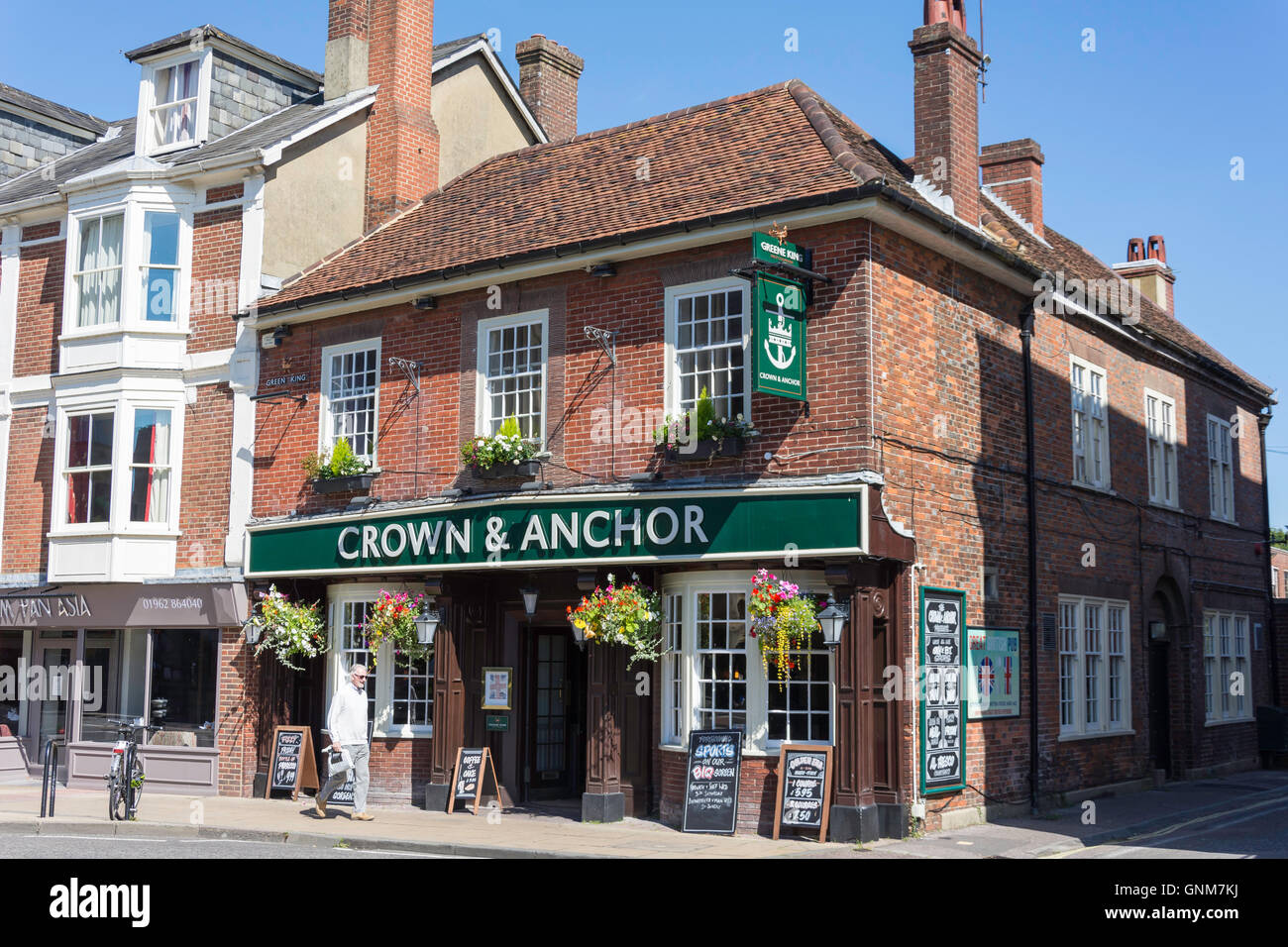 Crown & Anchor Pub, High Street, Winchester, Hampshire, England, United Kingdom Stock Photo
