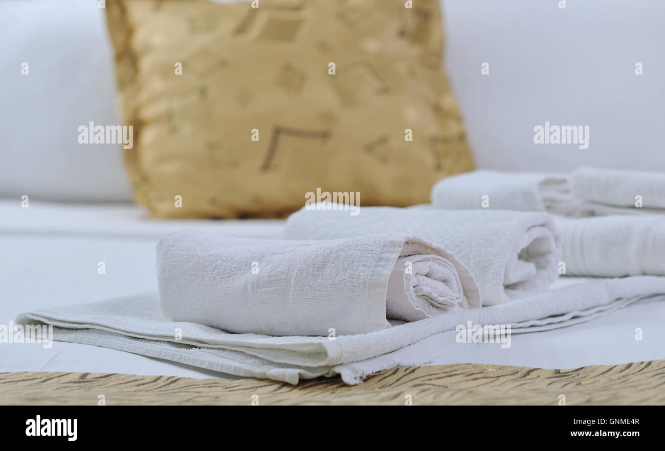 towels in hotel room Stock Photo Alamy