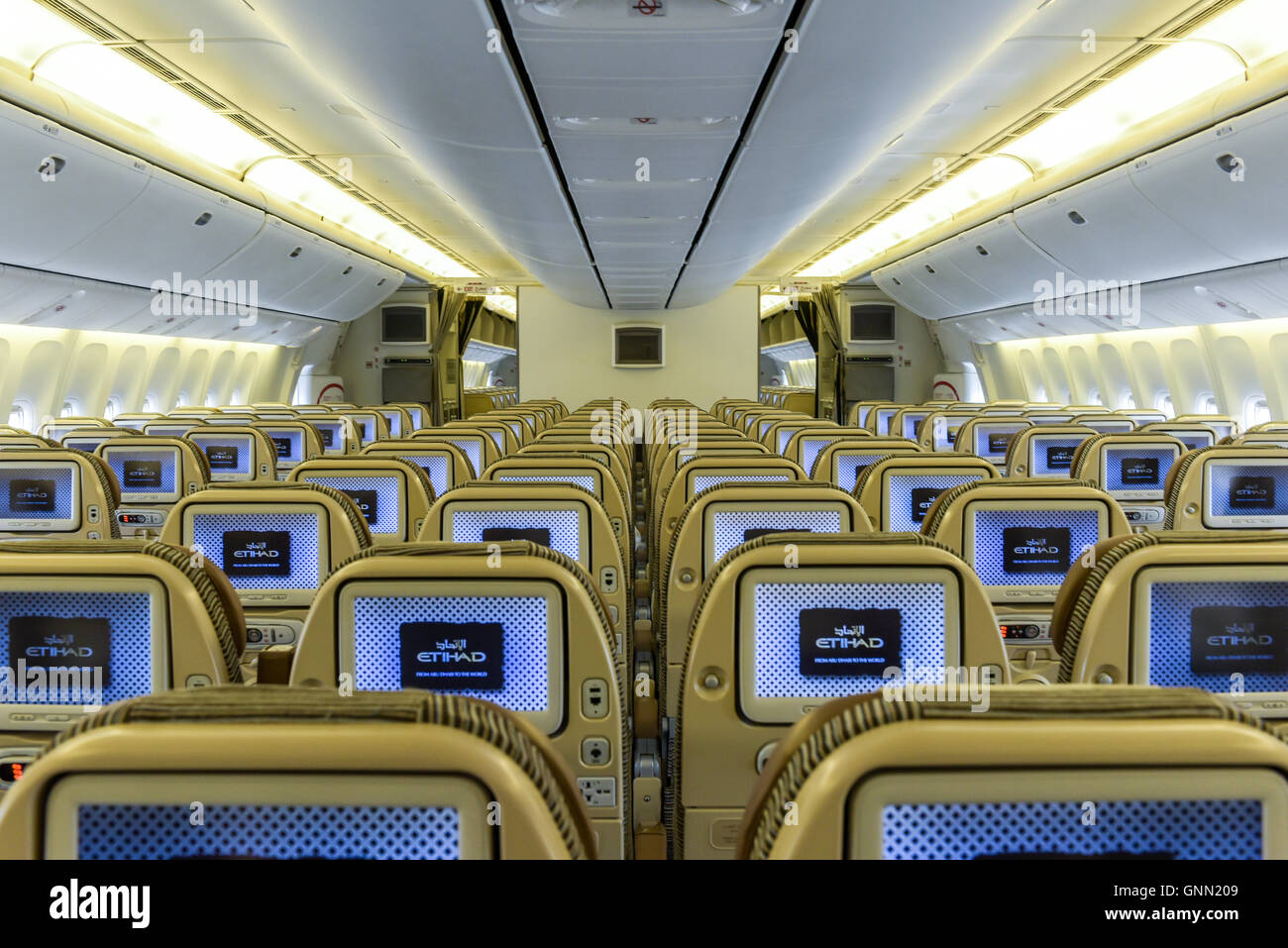 Boeing 777 interior hi-res stock photography and images - Alamy