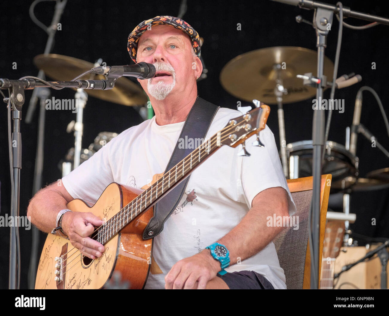 Dave Pegg of Fairport Convention performing at Fairport's Cropredy ...