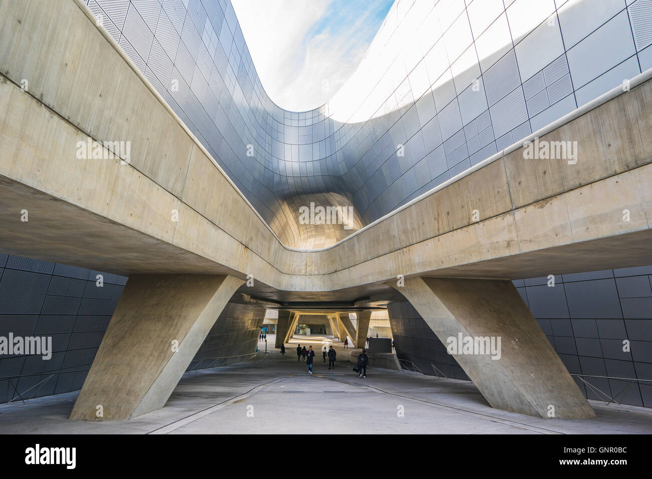 Seoul, South Korea- December 6, 2015: The Dongdaemun Design Plaza, also called the DDP, is a major urban development landmark in Stock Photo