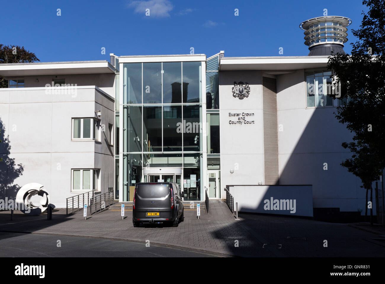 exeter crown court,Southernhay Gardens,Exeter, courtroom, bench, room