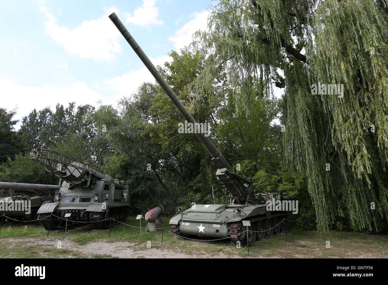 Warsaw, Poland. 31st Aug, 2016. The Museum of Polish Armed Forces exposes several tanks, howitzers and cannons of the Second World War and Weapons used during the Cold War. Exponates like the Russian tank T-34, T-55, the Katyusha and the aircraft fighter MiG-21 are part of the historical exposition area. Credit:  Madeleine Lenz/Pacific Press/Alamy Live News Stock Photo