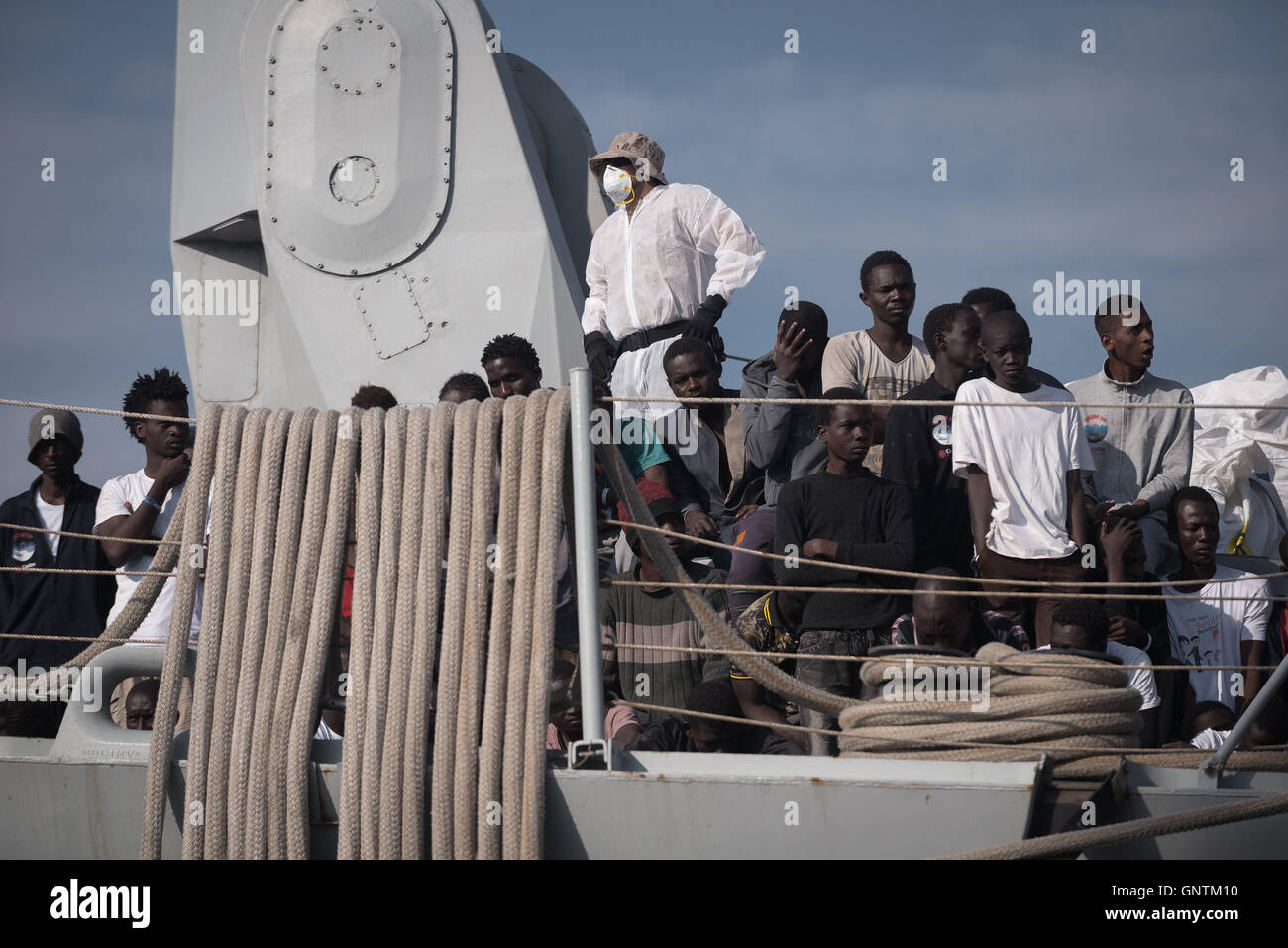 Salerno, Italy. 01st Sep, 2016. There were about 1000 refugees and a dead body are disembarking from the navy 'Reina Sofia', in the main port of the city. Credit:  Michele Amoruso/Pacific Press/Alamy Live News Stock Photo
