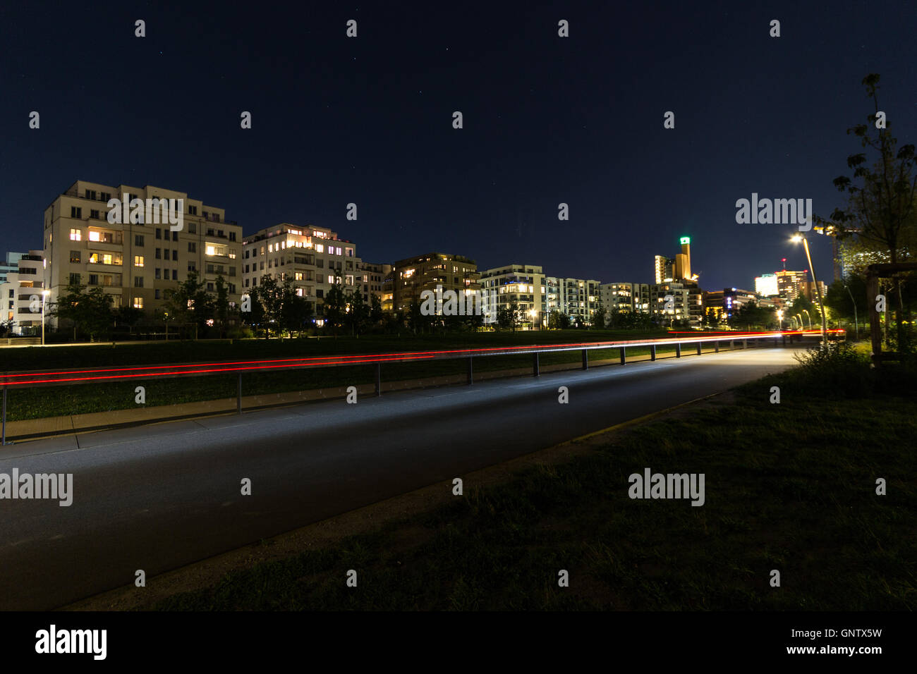 Empty park night hi-res stock photography and images - Alamy
