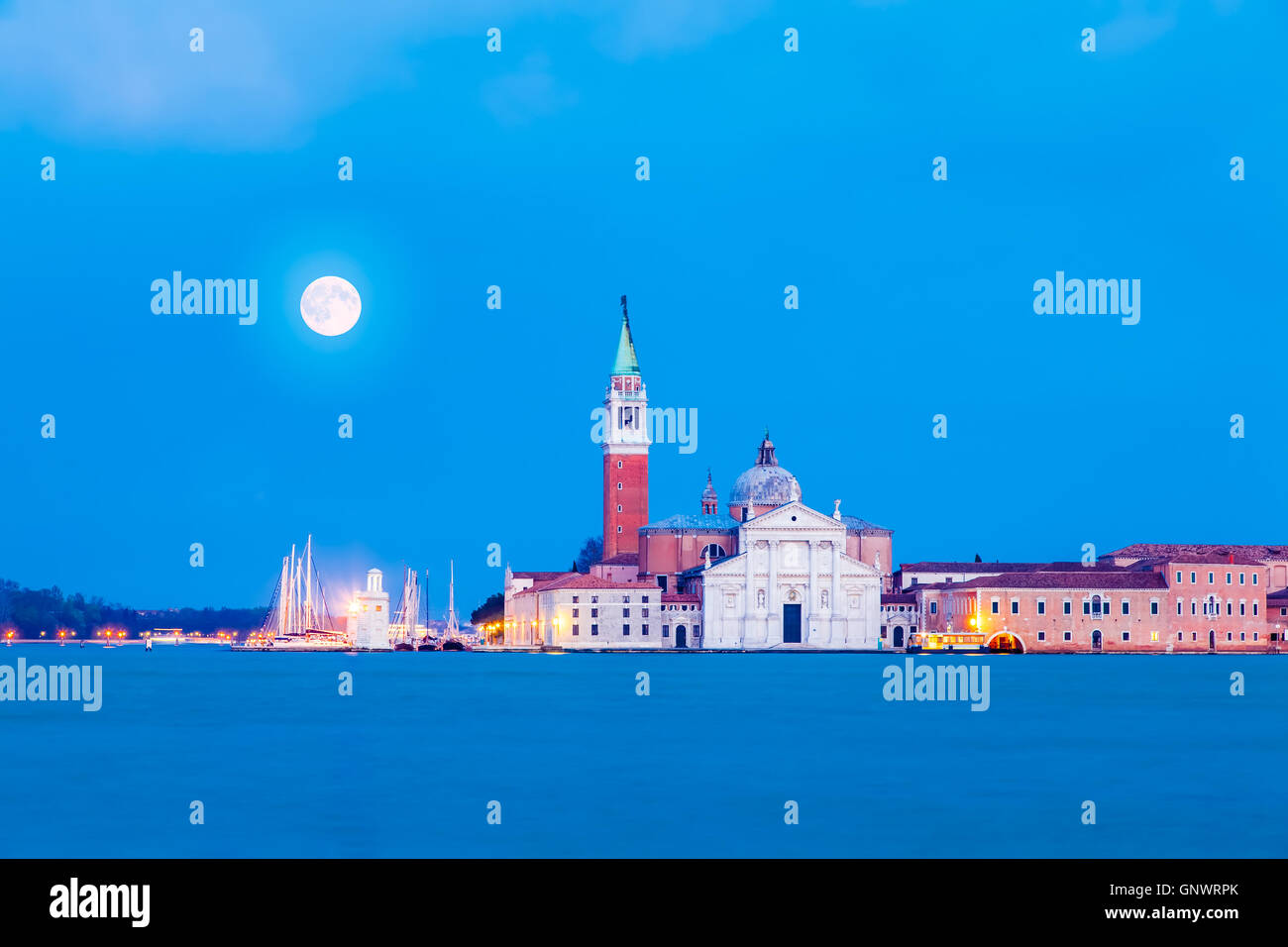 Blue hour venice hi-res stock photography and images - Alamy