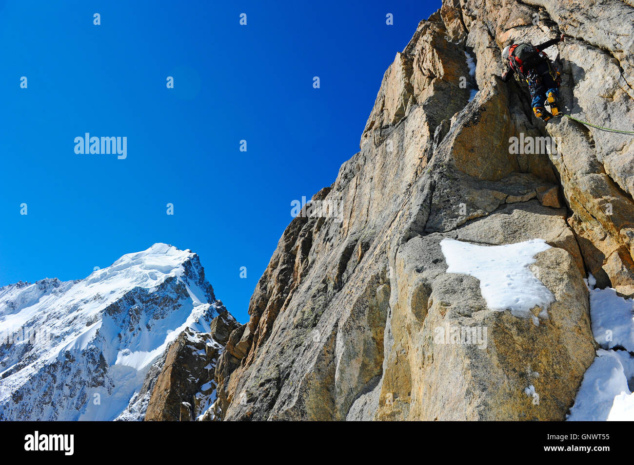 Ice climber everest hi-res stock photography and images - Alamy