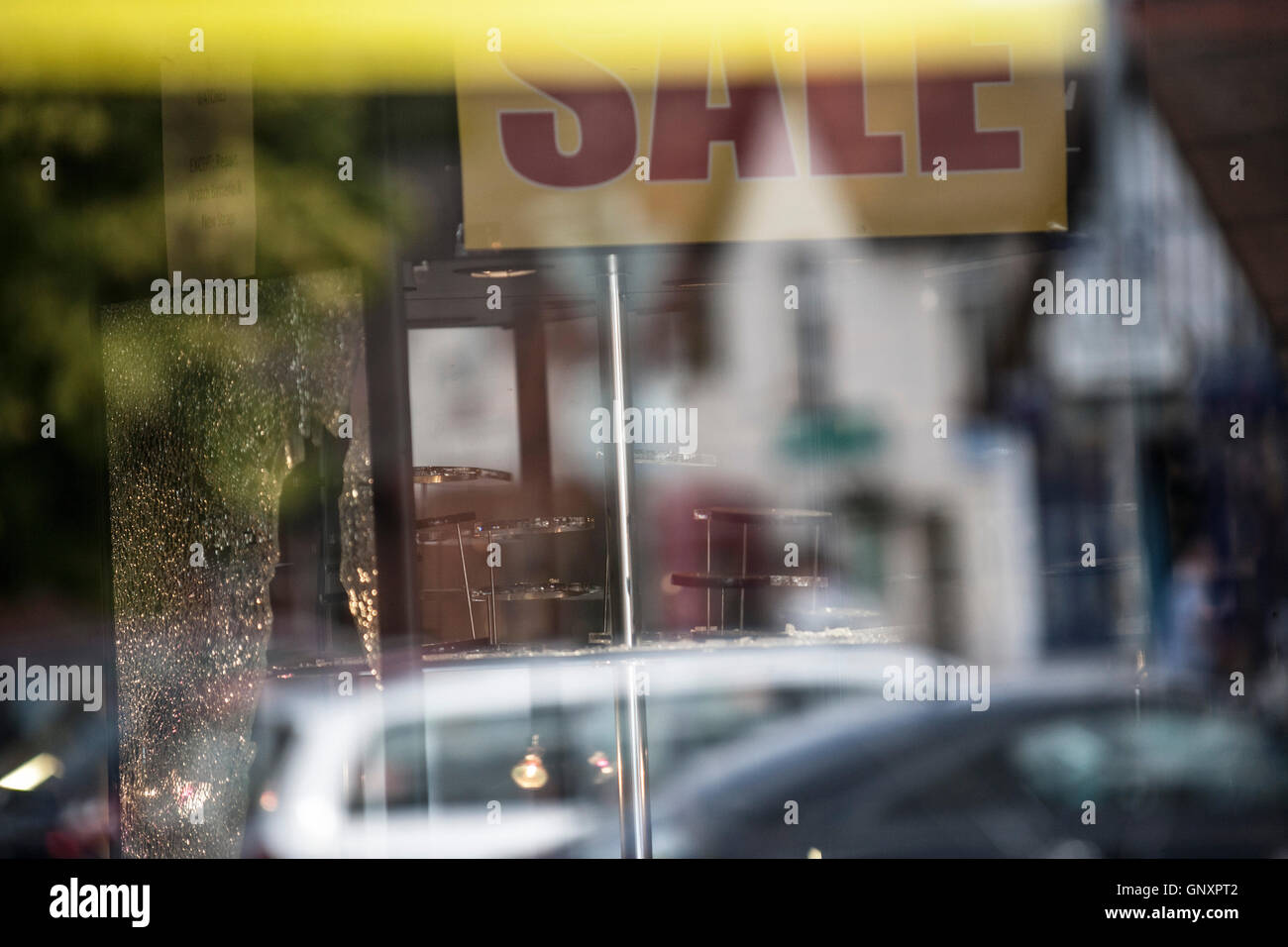 Tiptree, Essex, UK. 1st Sep, 2016. Masked robbers have stolen a five figure sum of Jewellery at a smash and grab at Tiptree Jewellers in Essex. Credit:  David Johnson/Alamy Live News Stock Photo