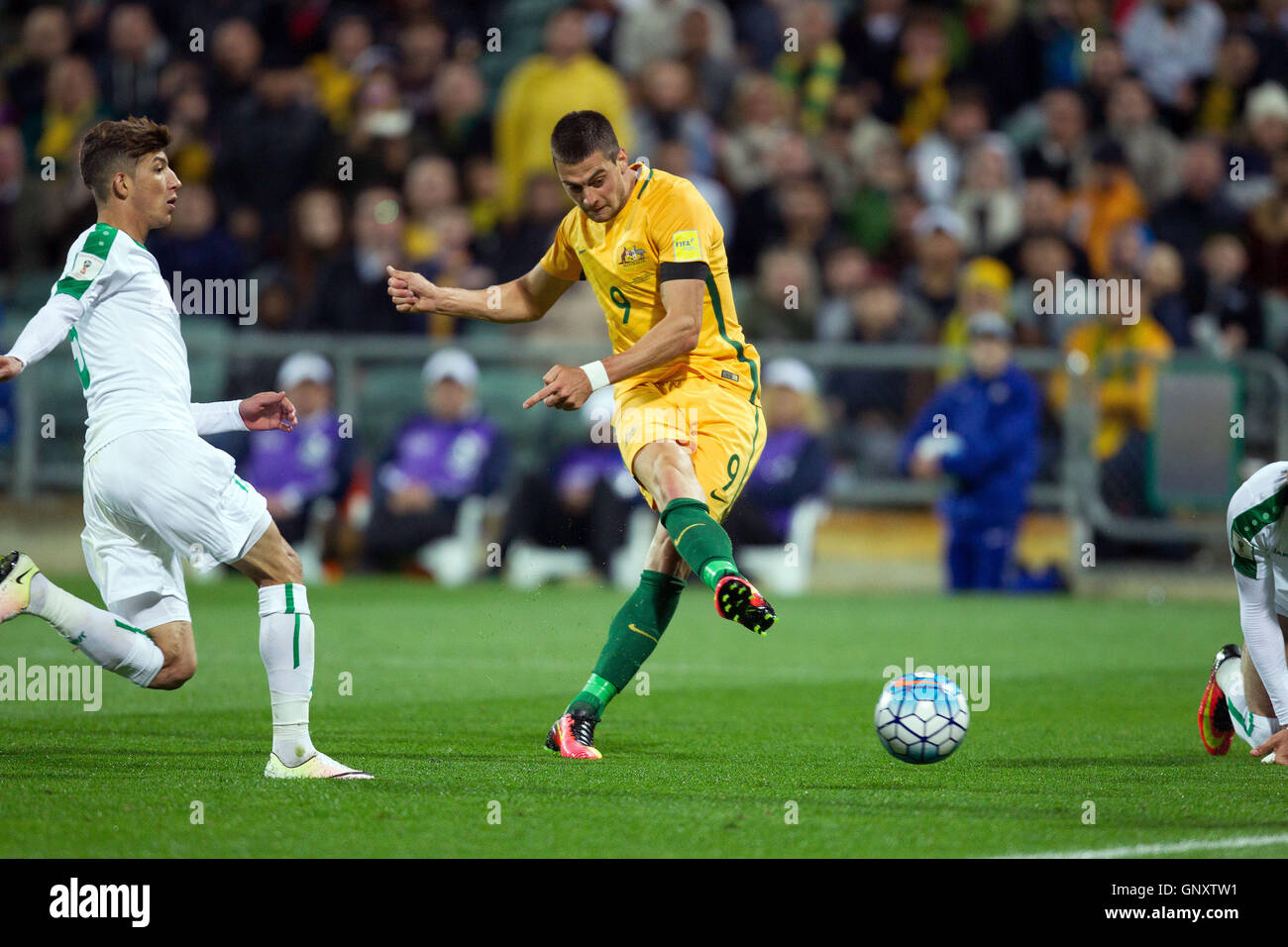Perth, Australia. 1st September, 2016. World Cup Football Qualifier. Australia versus Iraq. Australia's Tomi Juric shoots for goal during Australia's win over Iraq. Credit:  Action Plus Sports Images/Alamy Live News Stock Photo