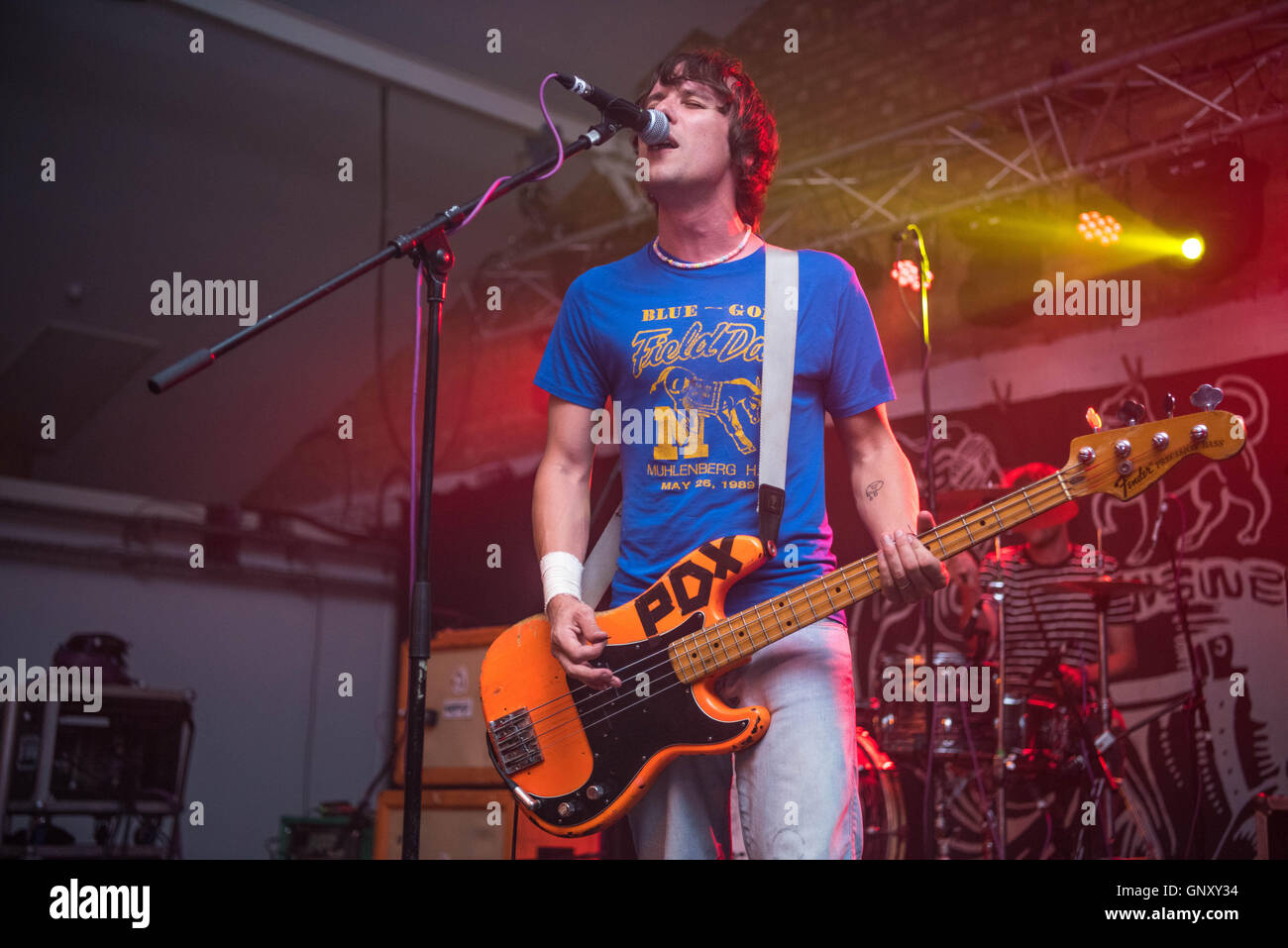 London Uk 01st Sep 2016 Gary Jarman Of The Cribs Performs At