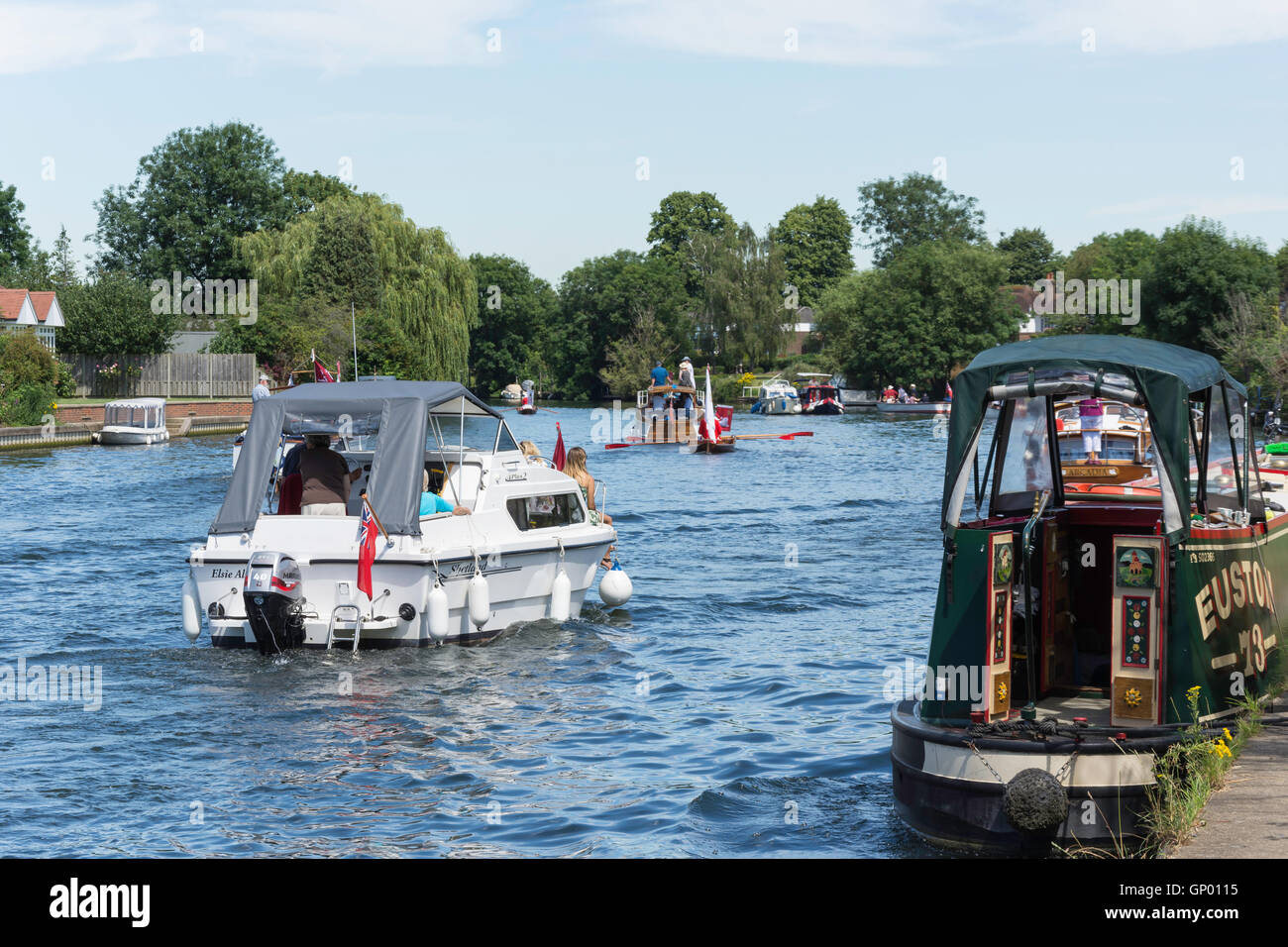 Swan Upping boat and skiff on Thames River at Lalham Reach, Laleham, Surrey, England, United Kingdom Stock Photo