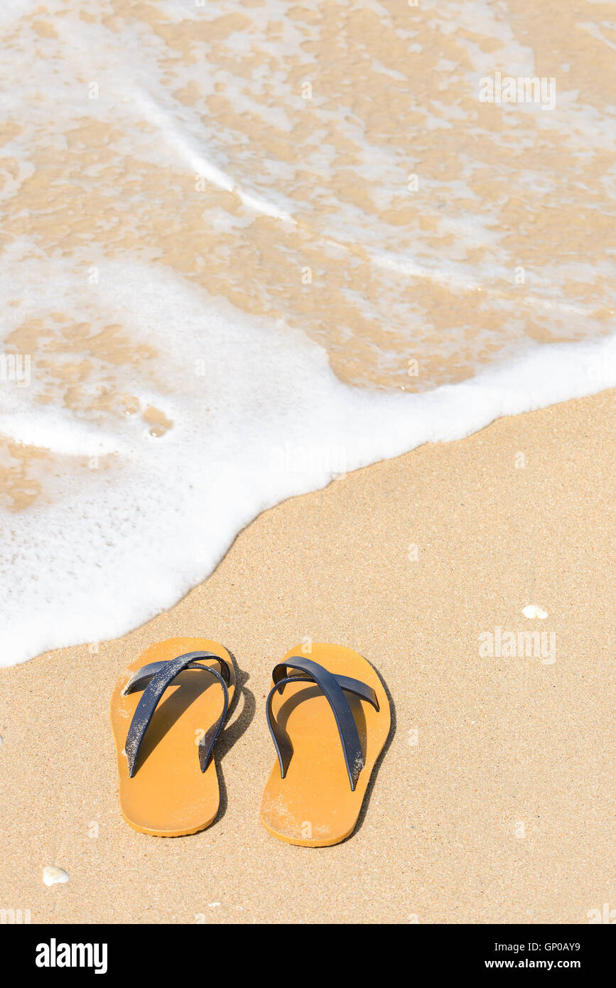 Flip flops sand hi-res stock photography and images - Alamy