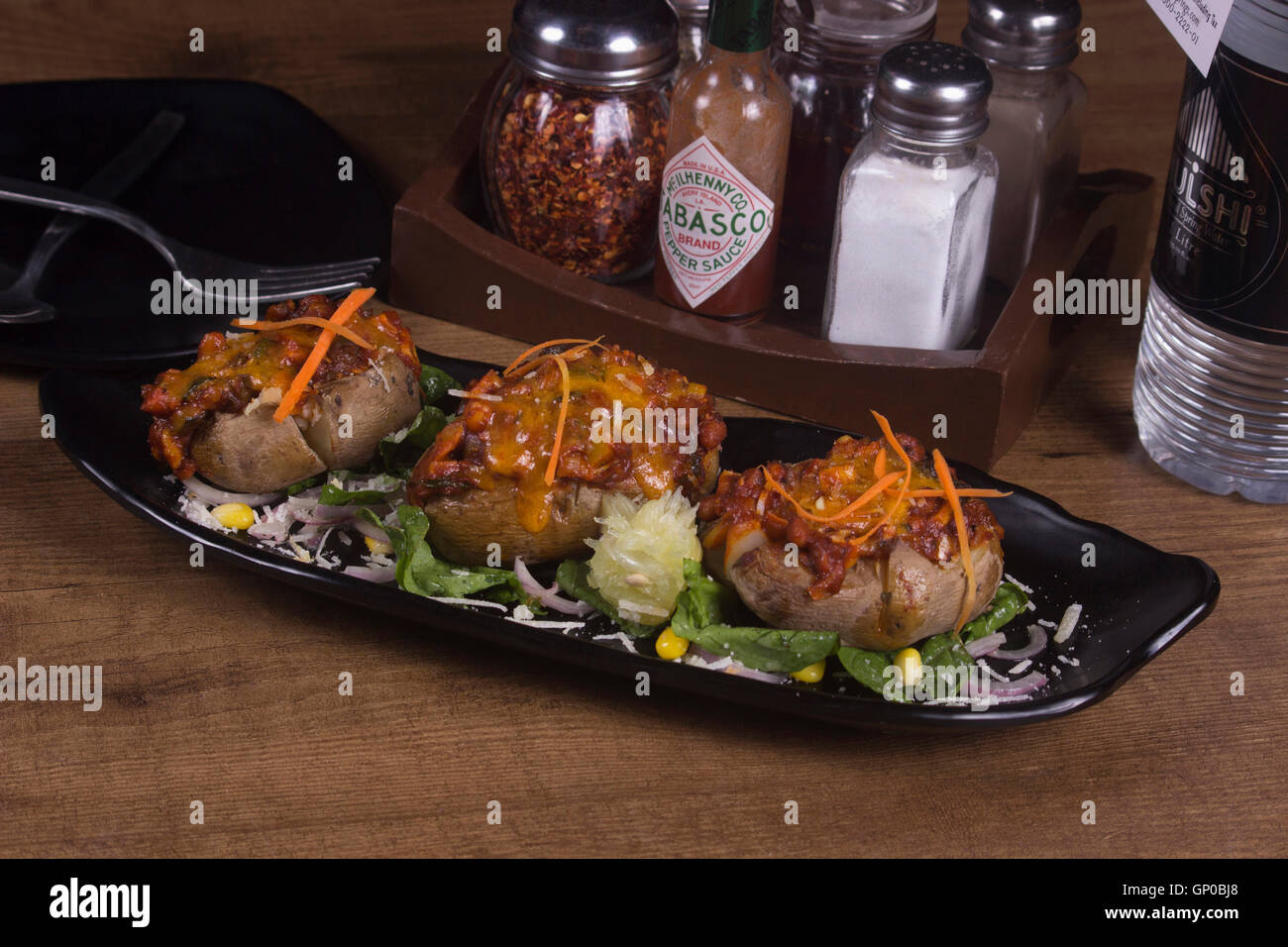 Turkey chilli jacket potatoes Stock Photo Alamy