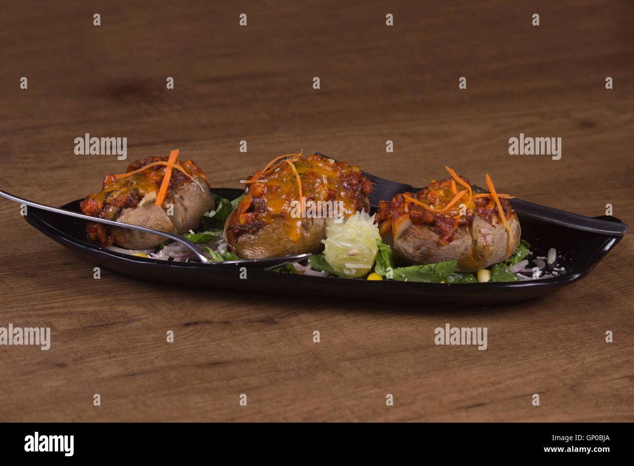 Jacket potato with tuna hires stock photography and images Alamy