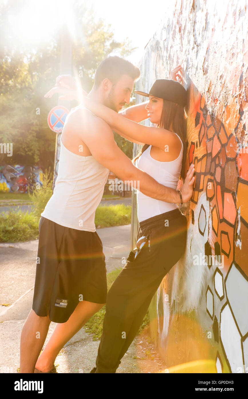 hip-hop-girls-hugging