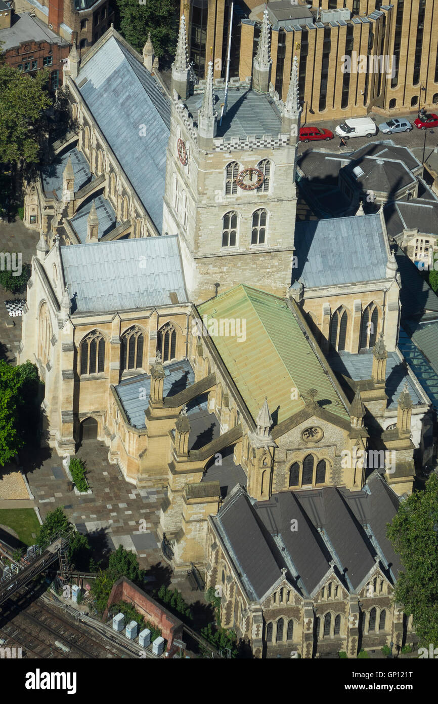 England, London, Southwark cathedral, aerial Stock Photo