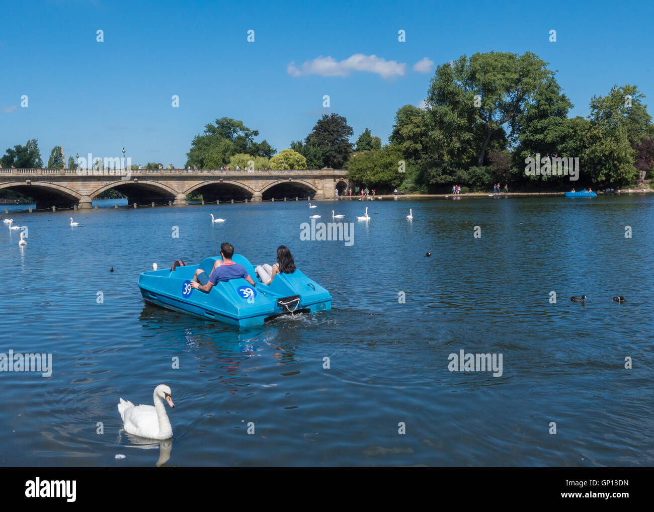 London Lake Pedalo Stock Photos &amp; London Lake Pedalo Stock ...