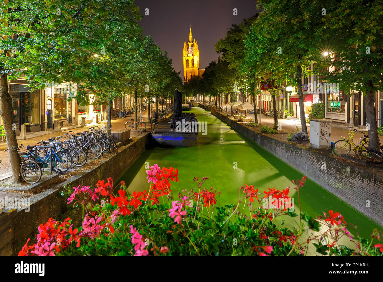 Night canal, Oude Kerk church, Delft, Netherlands Stock Photo