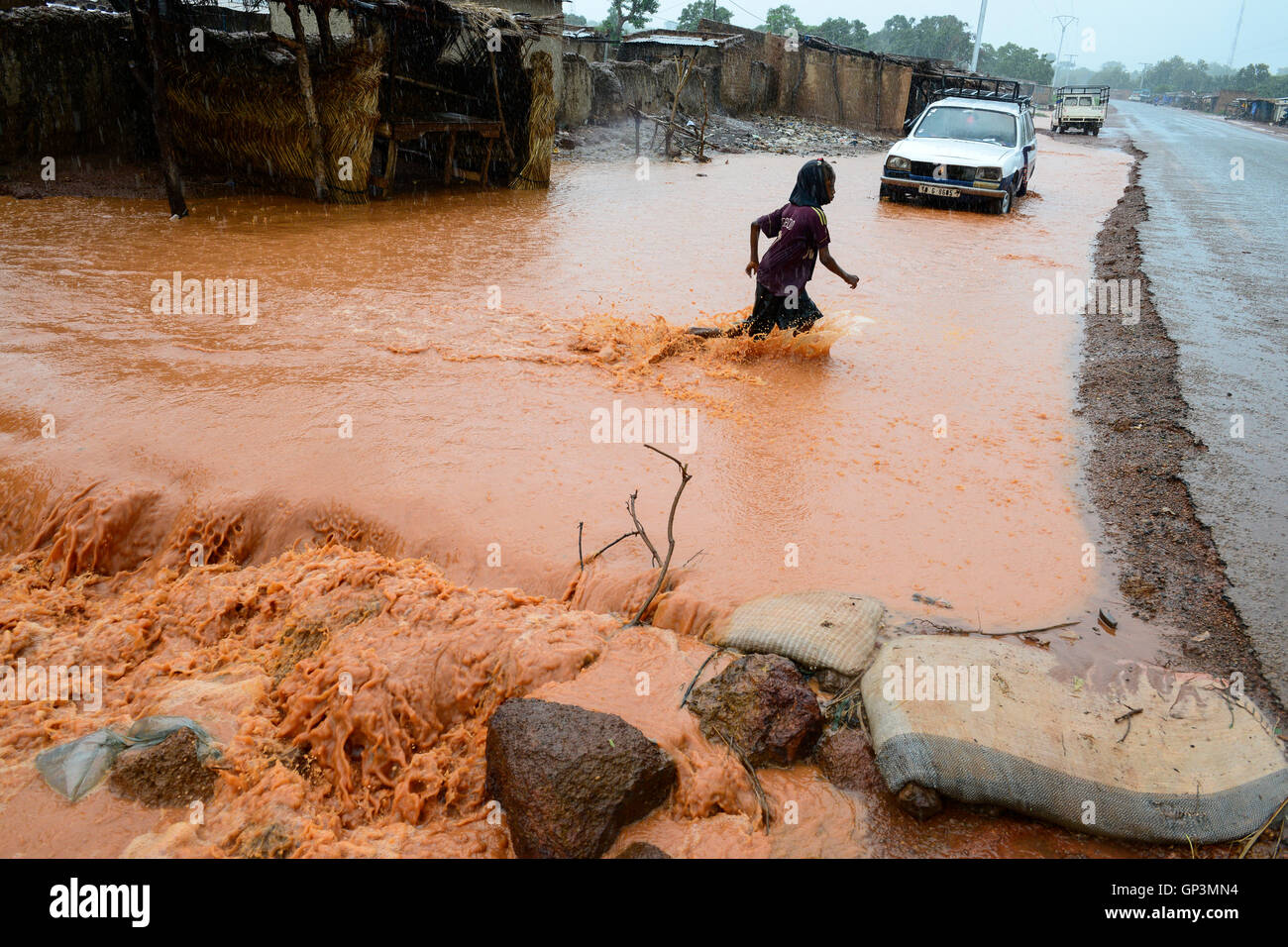 BURKINA FASO, Bobo Dioulasso, raining season, flooded village / Regenzeit, Ueberschwemmung in einem Dorf Stock Photo