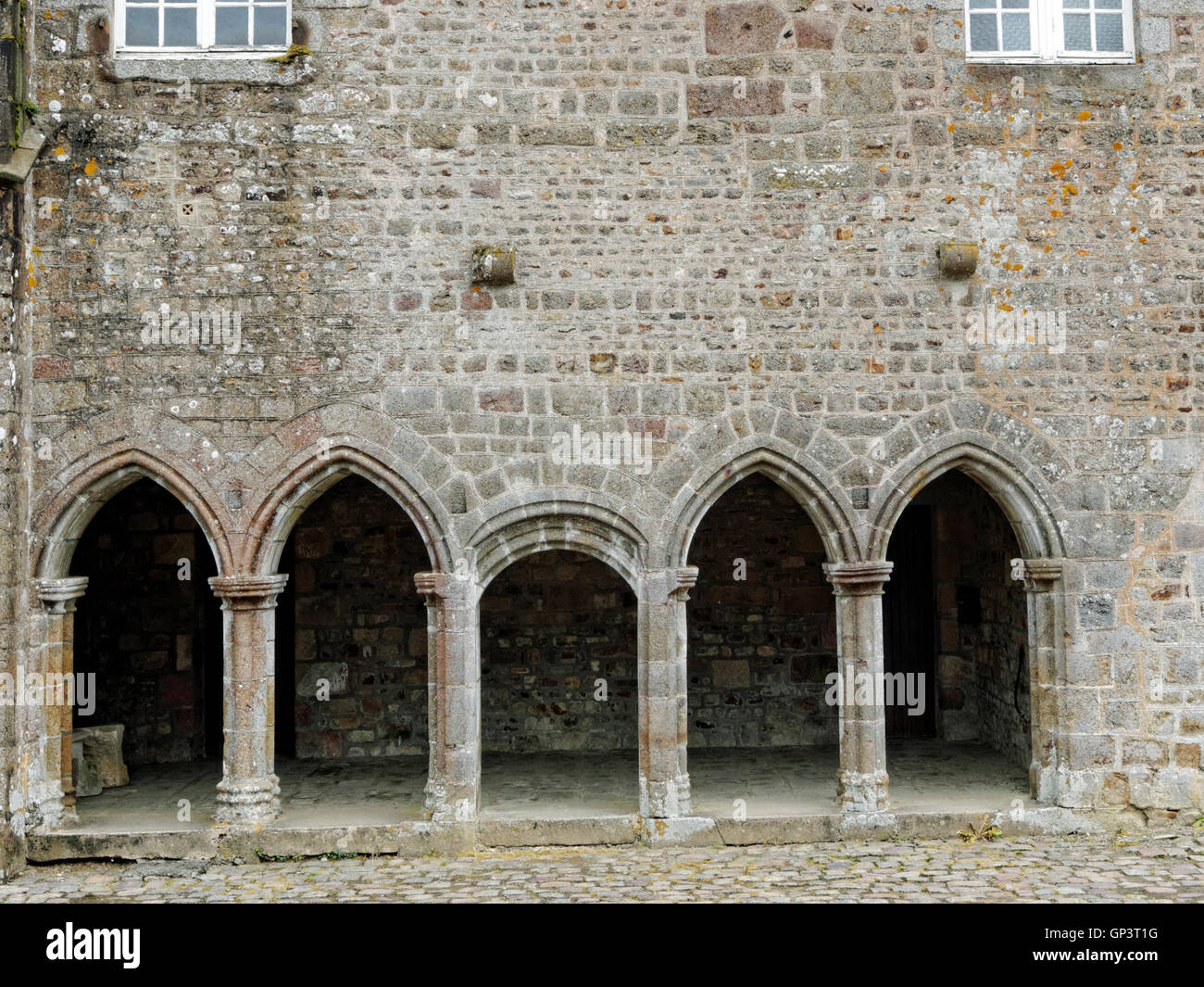 Medieval arches hi res stock photography and images Alamy