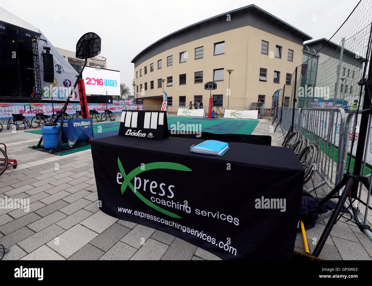 Spectator zone activities hi-res stock photography and images - Alamy