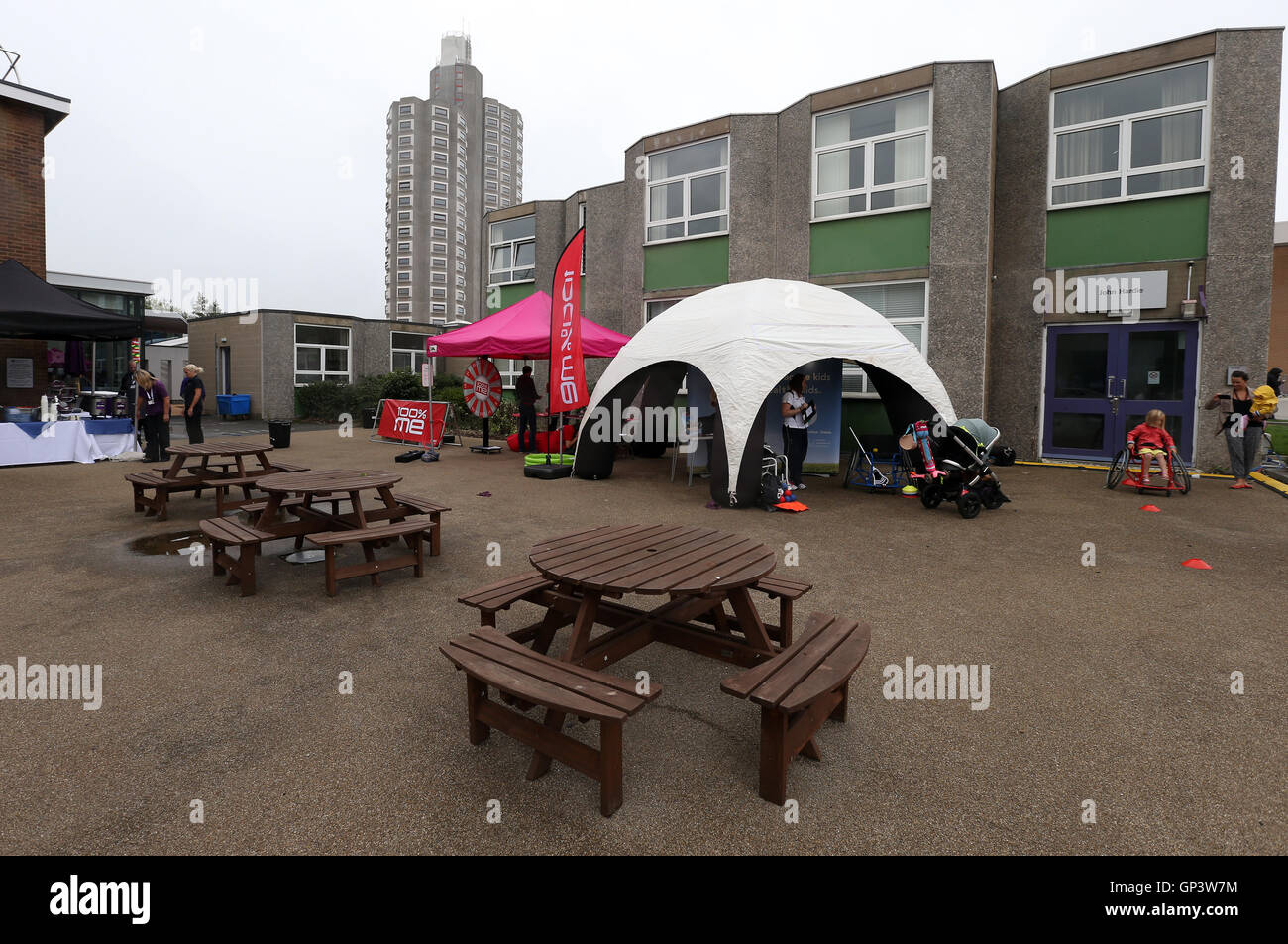 Spectator zone activities hi-res stock photography and images - Alamy