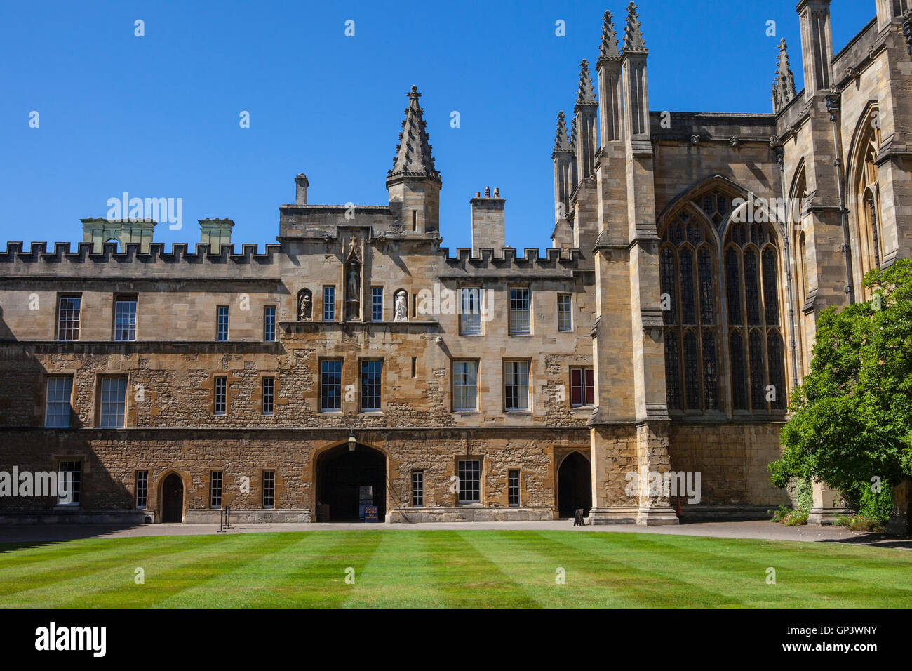 A view inside a courtyard at New College in Oxford, England.  It is one of the constituent colleges of Oxford University, UK. Stock Photo