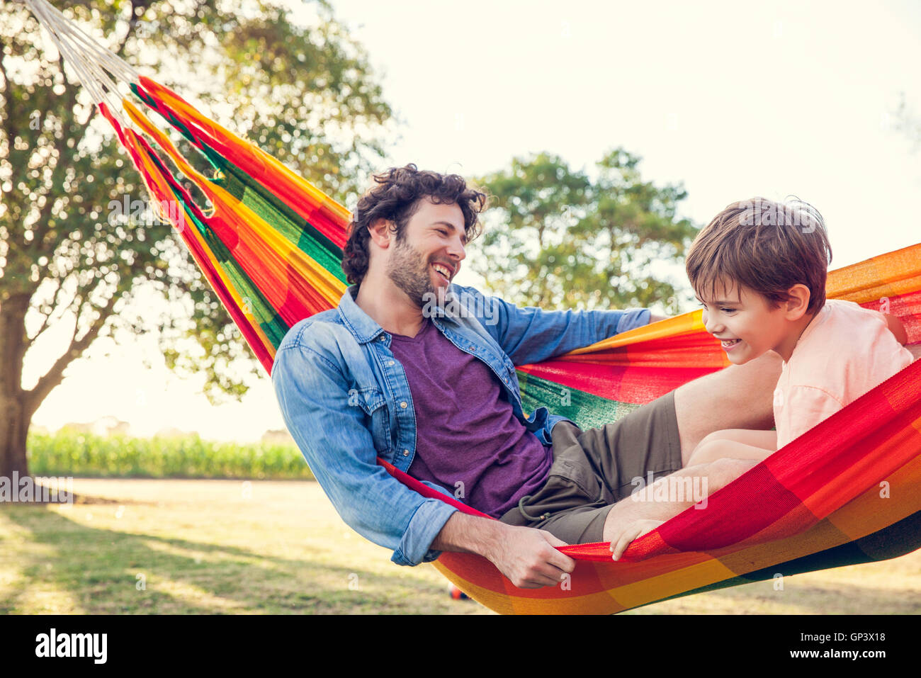 фотосессия на море с сыном. потеряла с сыном и себя. фильмы с субтитрами на русском. фотосессия с сыном на пляже. субтитры отдых сыном.