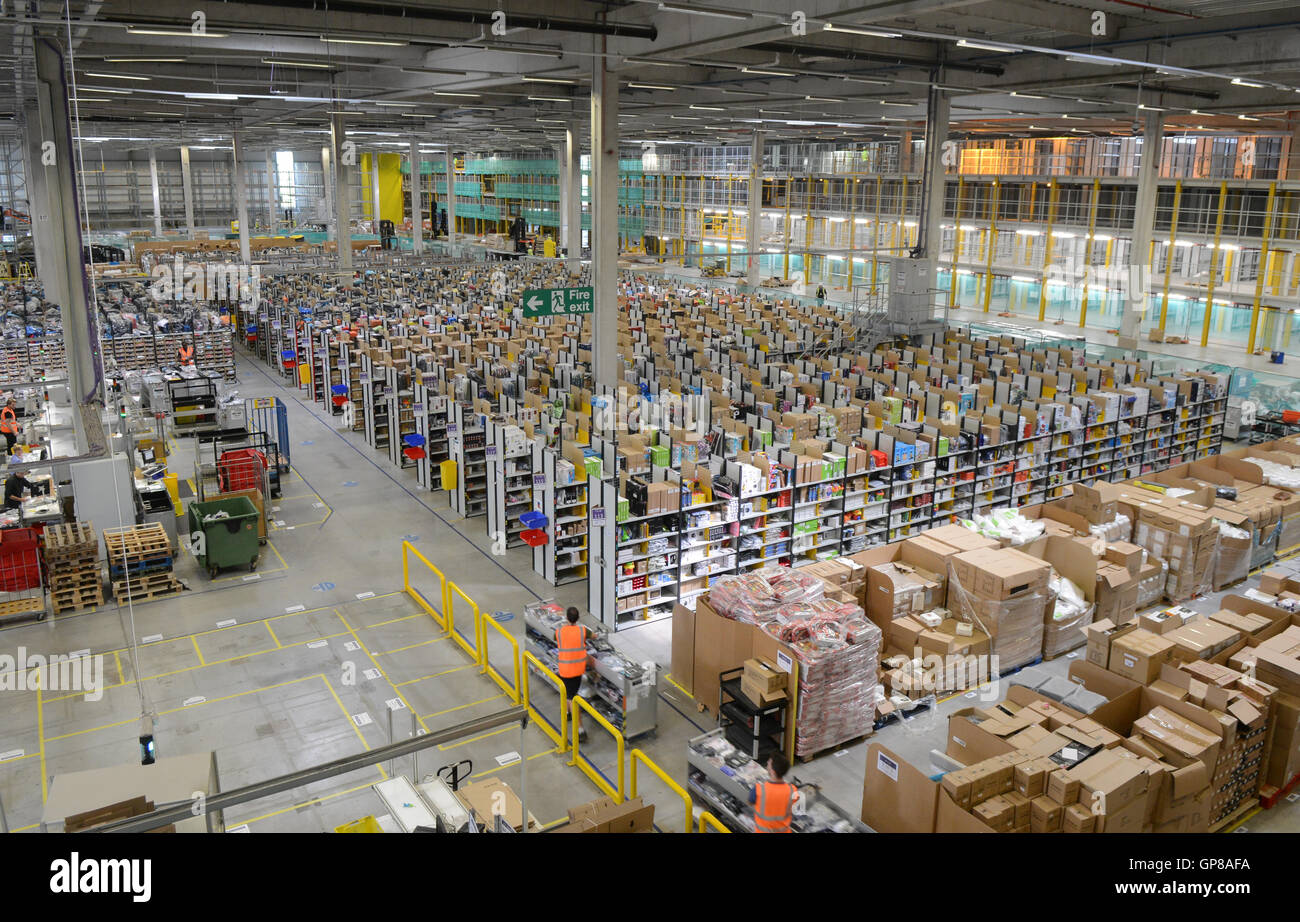 warehouse inside hi-res stock photography and images - Alamy