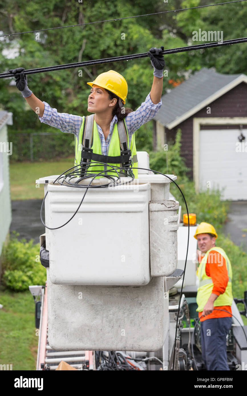 Rain on cable hires stock photography and images Alamy