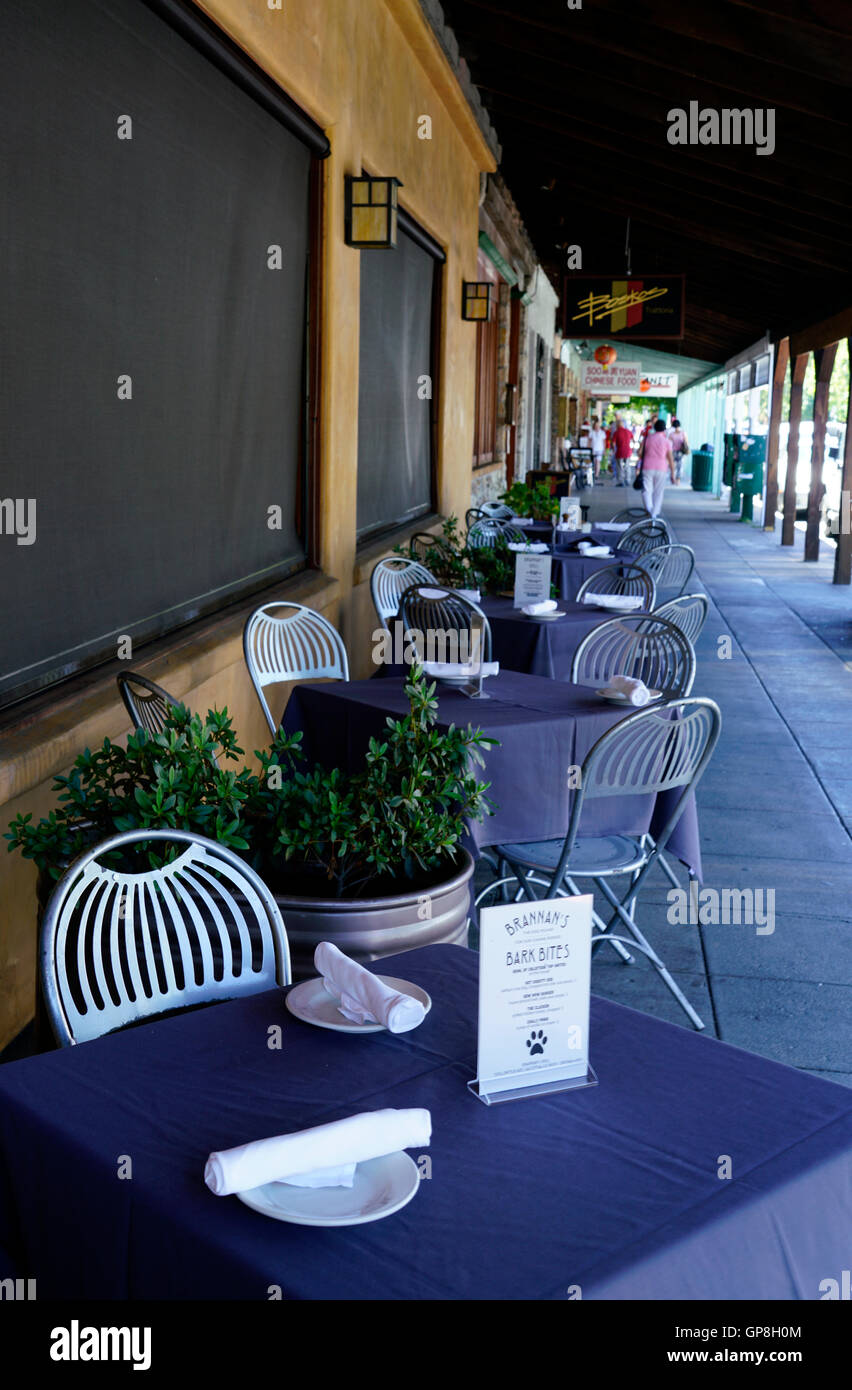 Outdoor seating of a local restaurant / wine bar.Calistoga,Napa Valley,California,USA Stock Photo