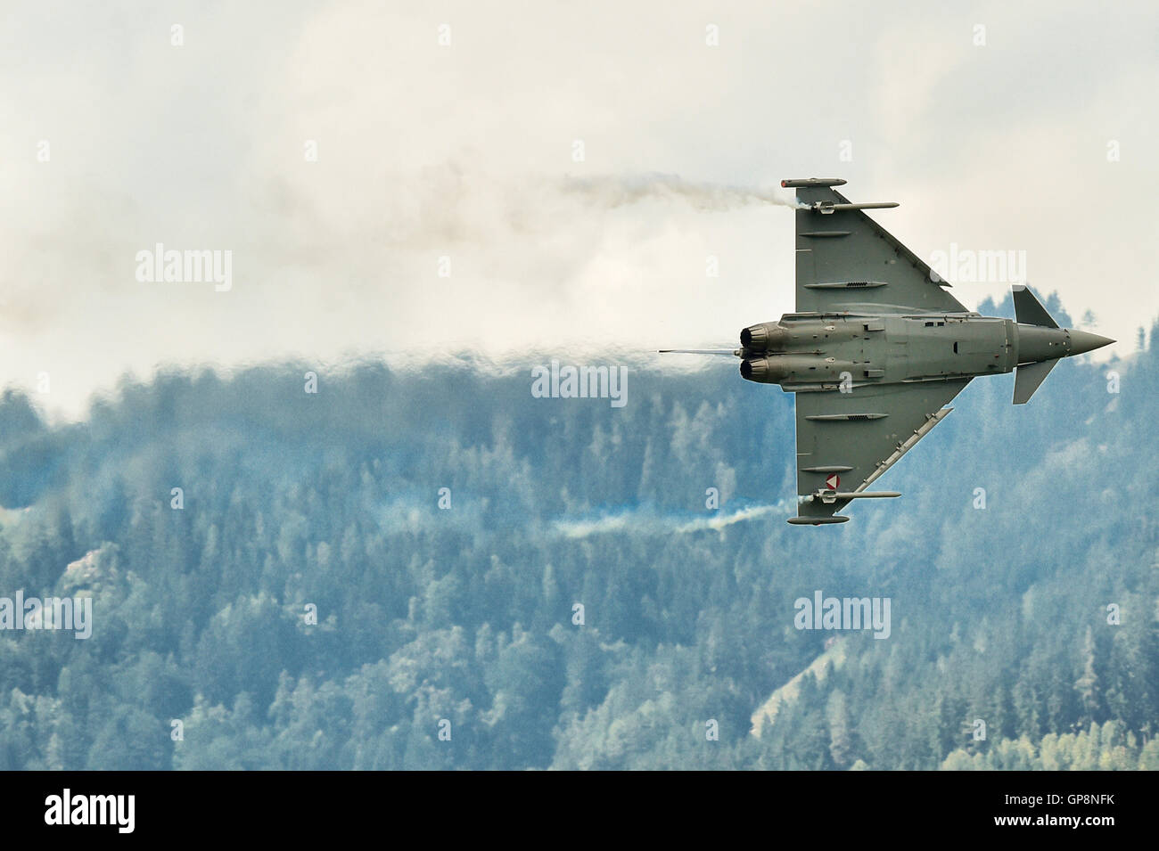 Zeltweg, Austria. 2nd Sep, 2016. An Eurofighter Typhoon of the Austrian Airforce performs during the AirPower 2016 in Zeltweg, Austria, Sept. 2, 2016. Credit:  Qian Yi/Xinhua/Alamy Live News Stock Photo