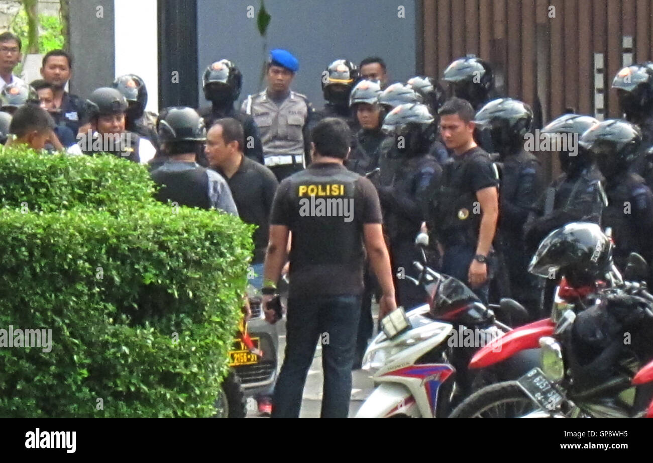 Jakarta, Jakarta, Indonesia. 1st Jan, 2010. Police Officers Caught And ...