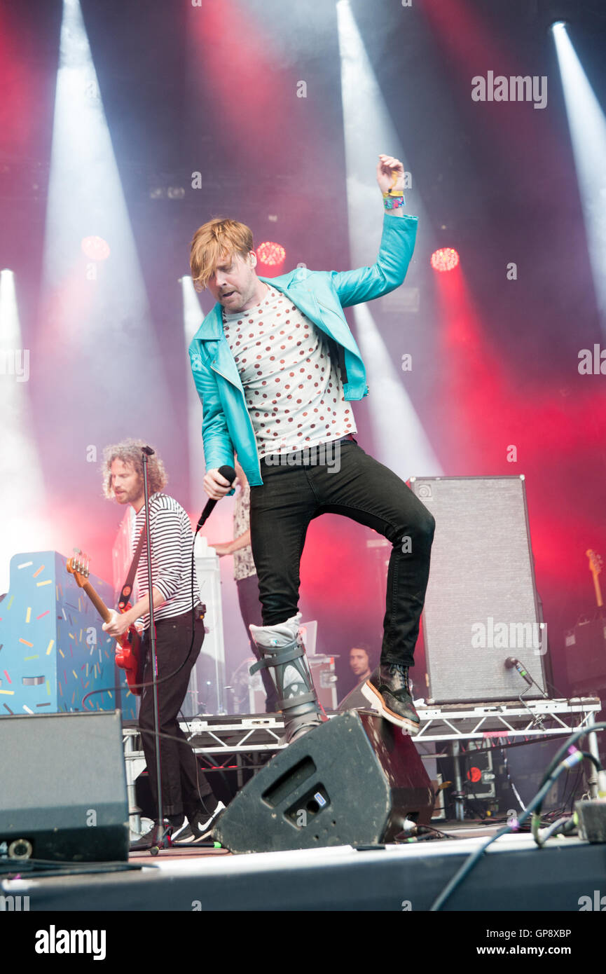 Portmeirion, Wales, UK. 2nd September, 2016. Kaiser Chiefs performing at Festival No. 6 in Portmeirion, Wales Credit:  Ken Harrison/Alamy Live News Stock Photo