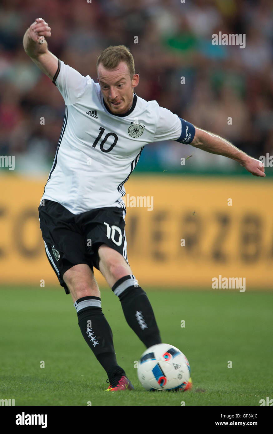 Kassel, Germany. 2nd Sep, 2016. Germany's Maximilian Arnold in action  during the under-21s international football match between Germany and  Slovakia at the Auestadion in Kassel, Germany, 2 September 2016. PHOTO:  SWEN PFOERTNER/DPA/Alamy