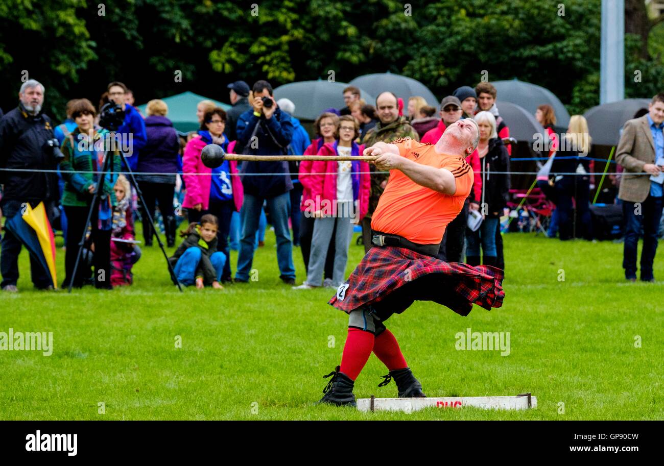 Haggis hurling hires stock photography and images Alamy