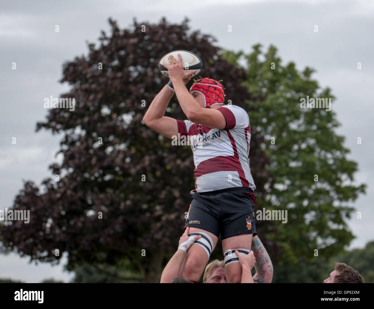 Brentwood, Essex, 3rd September 2016, Brentwood win the line out at the match against Chingford RFC at Brentwood Credit:  Ian Davidson/Alamy Live News Stock Photo