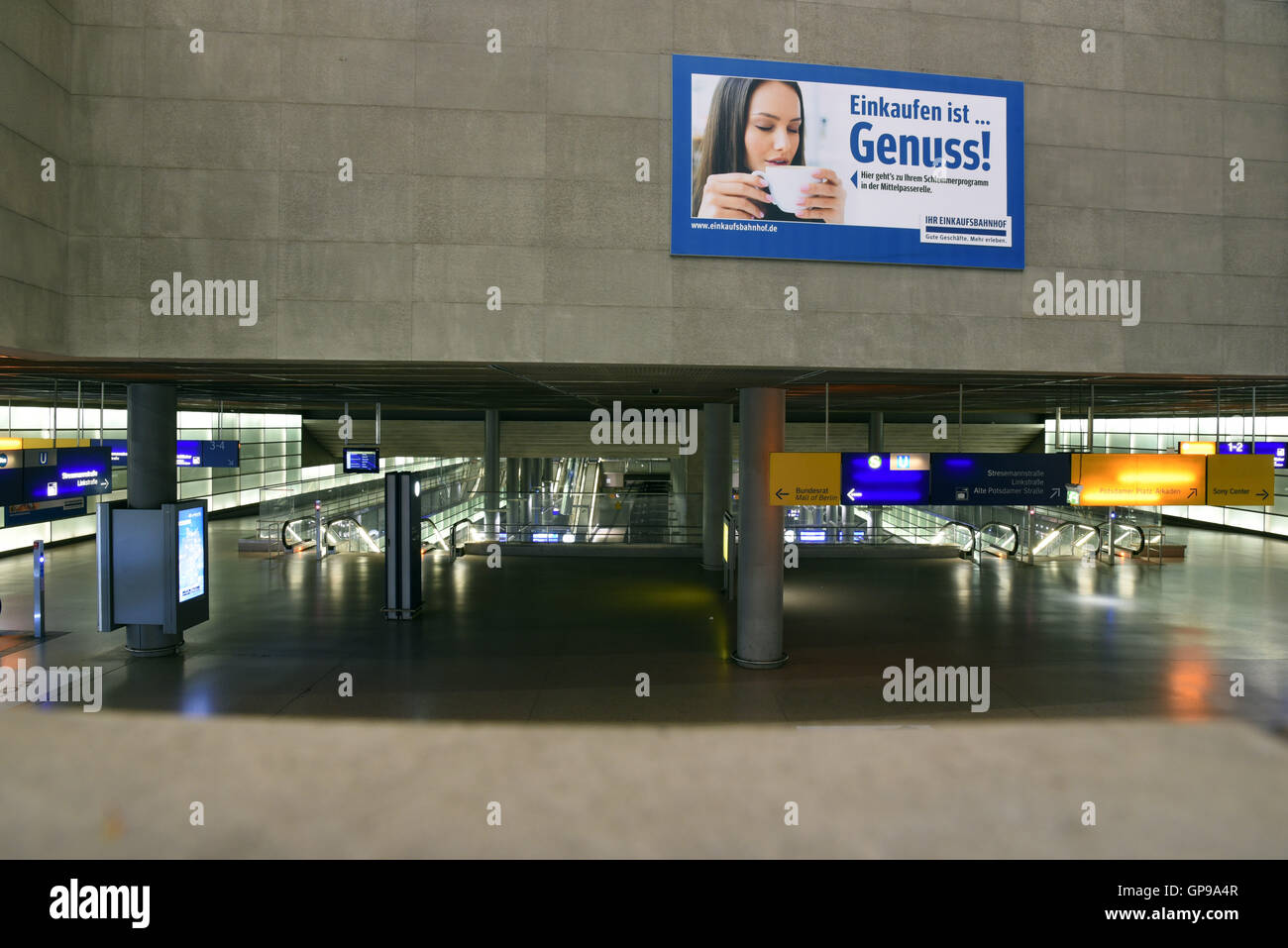 Potsdamer Platz bahnhof plaza modern new Stock Photo