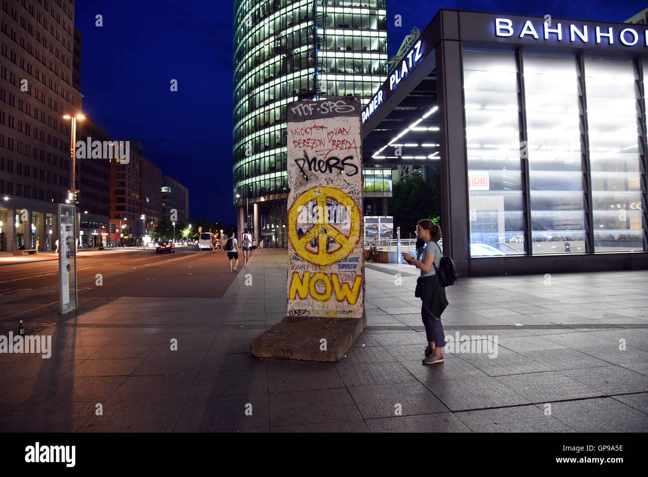 Potsdamer Platz shopping plaza modern new Stock Photo - Alamy