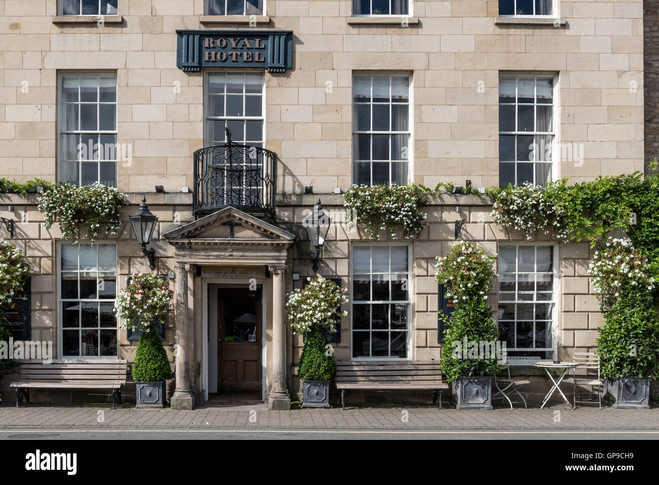 The royal hotel kirkby hi-res stock photography and images - Alamy