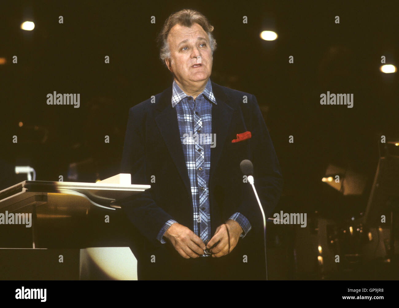 NICOLAI GEDDA opera singer Stock Photo - Alamy