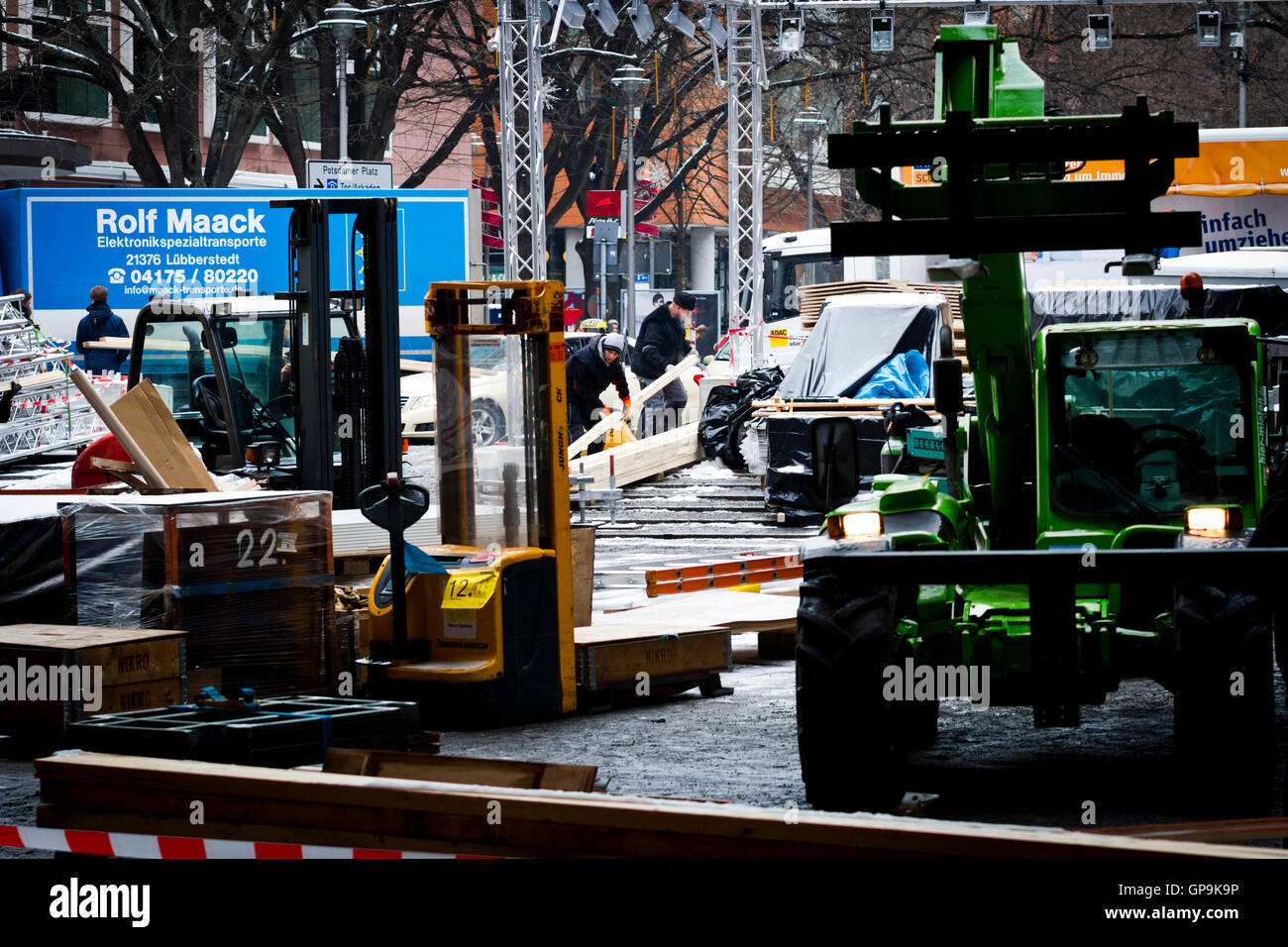 Busy construction site machines hi-res stock photography and images - Alamy