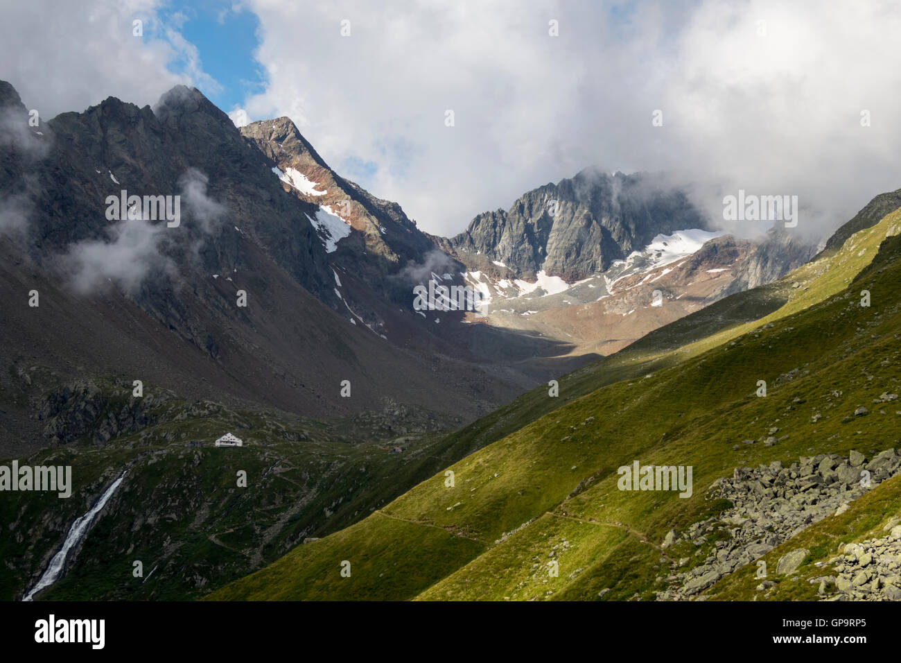 Tappeto Tirolese con stelle alpine, per cucina, soggiorno, bagno e stanza,  stile chalet di montagna, rosso, BRAIES • Gaidra