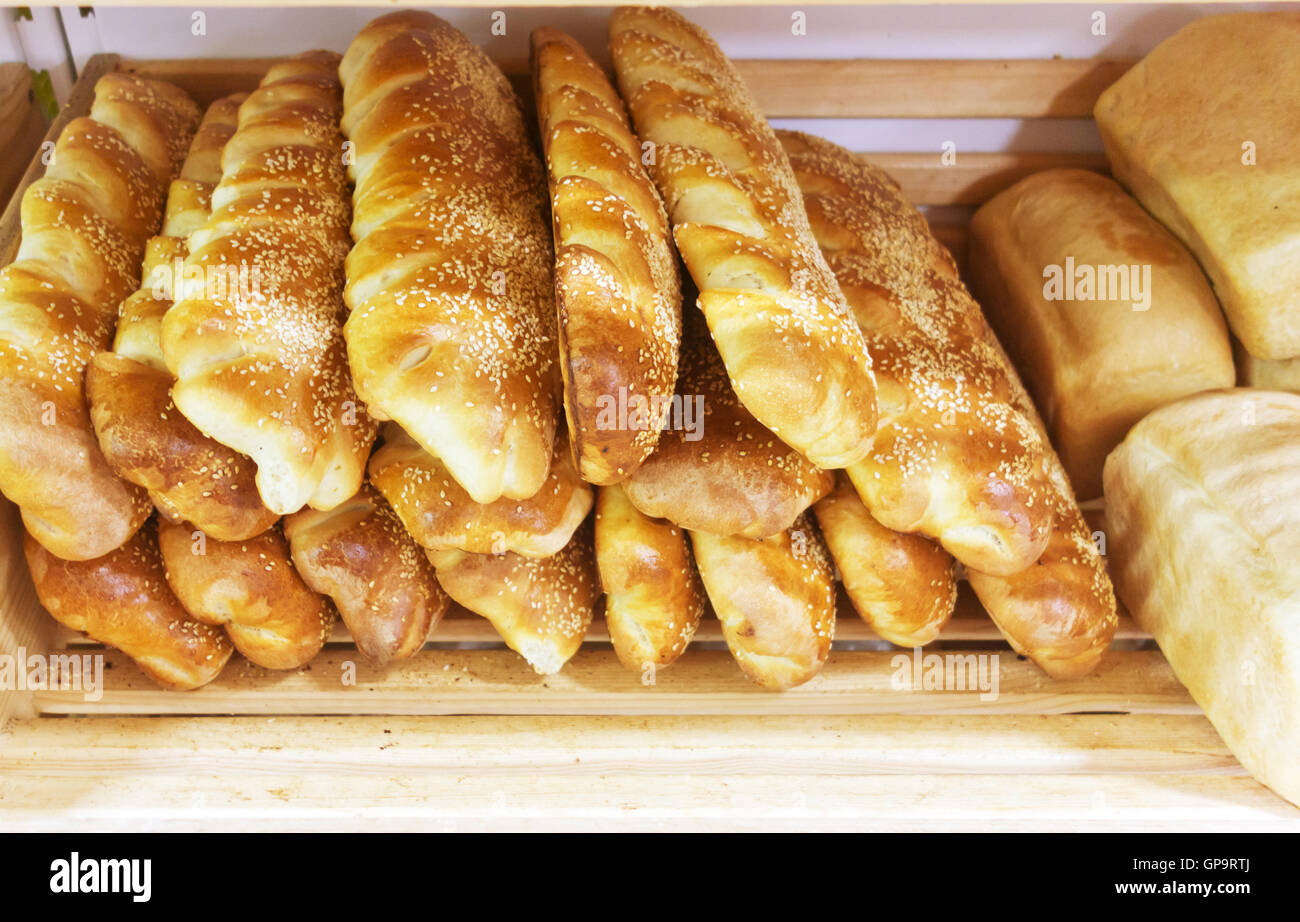 bread on shelf in supermarket Stock Photo Alamy