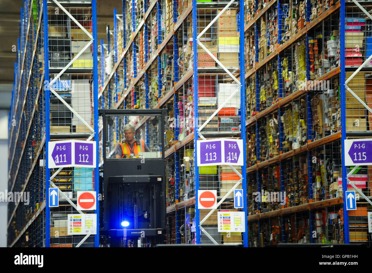 Amazon warehouse uk hires stock photography and images Alamy