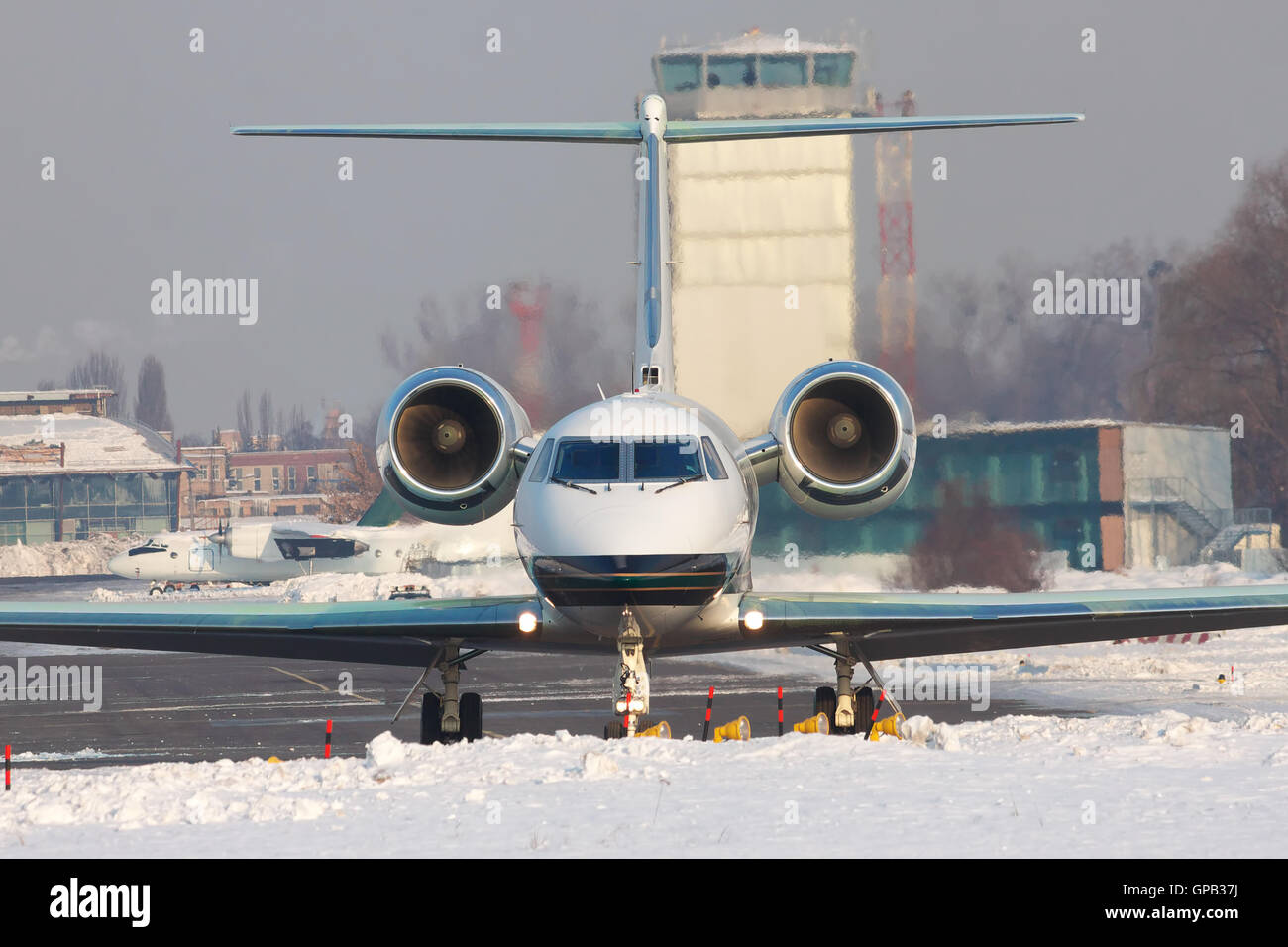 Business jet snow hi-res stock photography and images - Alamy